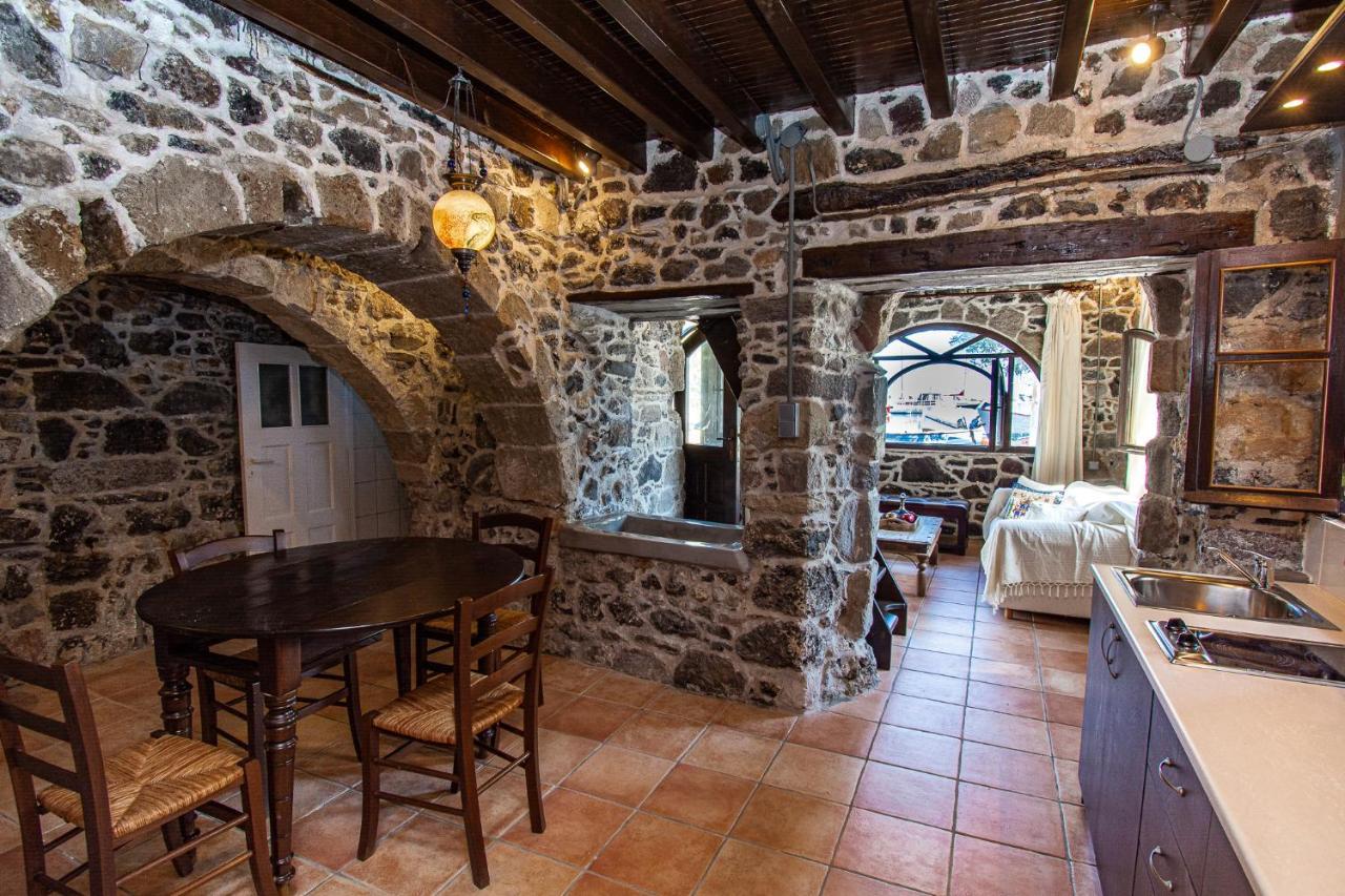 Plousiadi΄S Stone House Apartment Skála Exterior photo