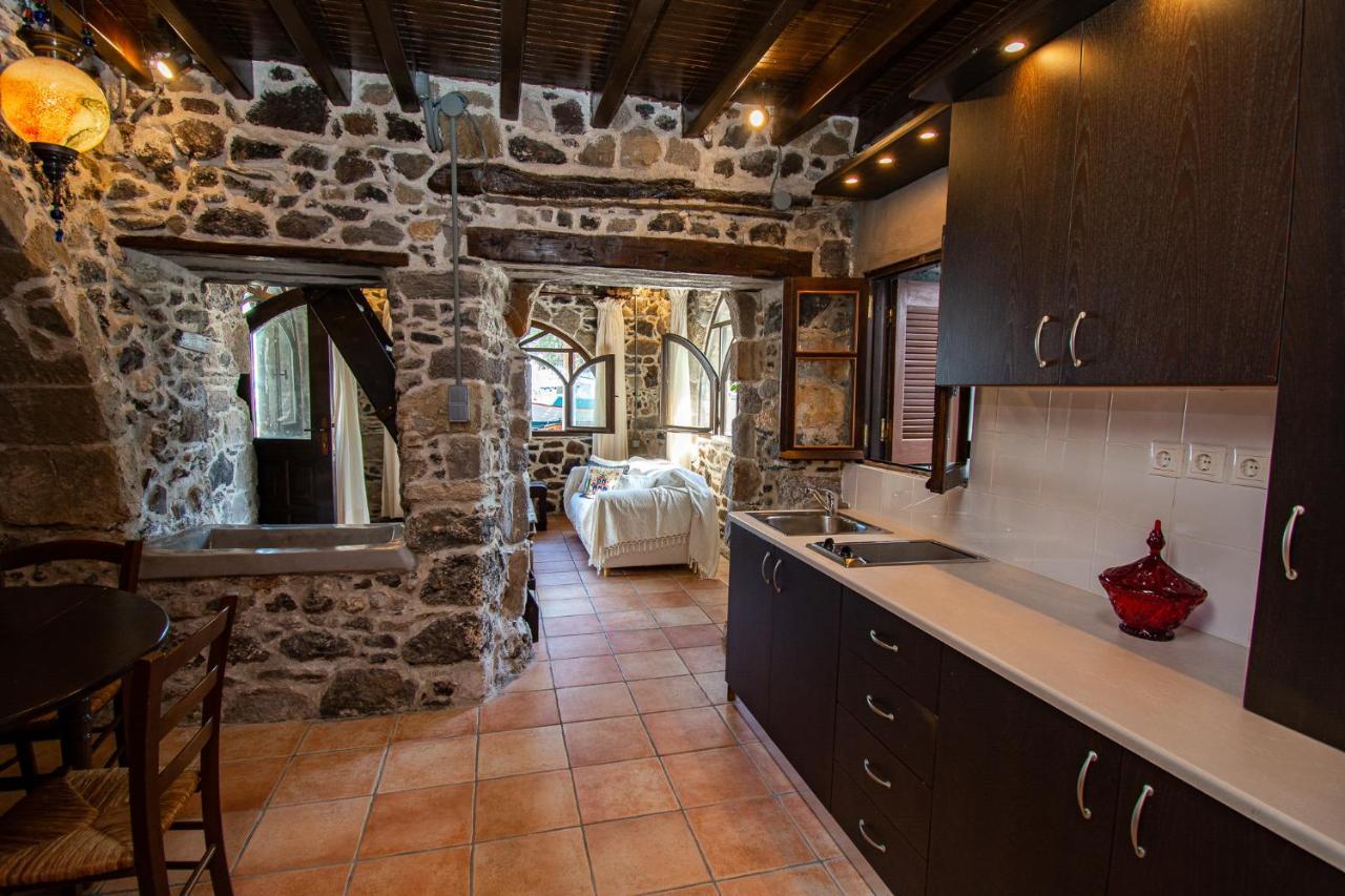 Plousiadi΄S Stone House Apartment Skála Exterior photo